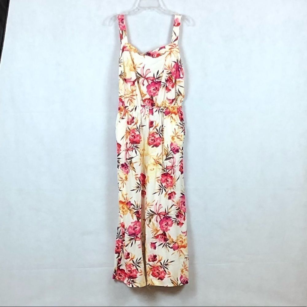 SzM One Clothing Floral Capri Jump Suit
